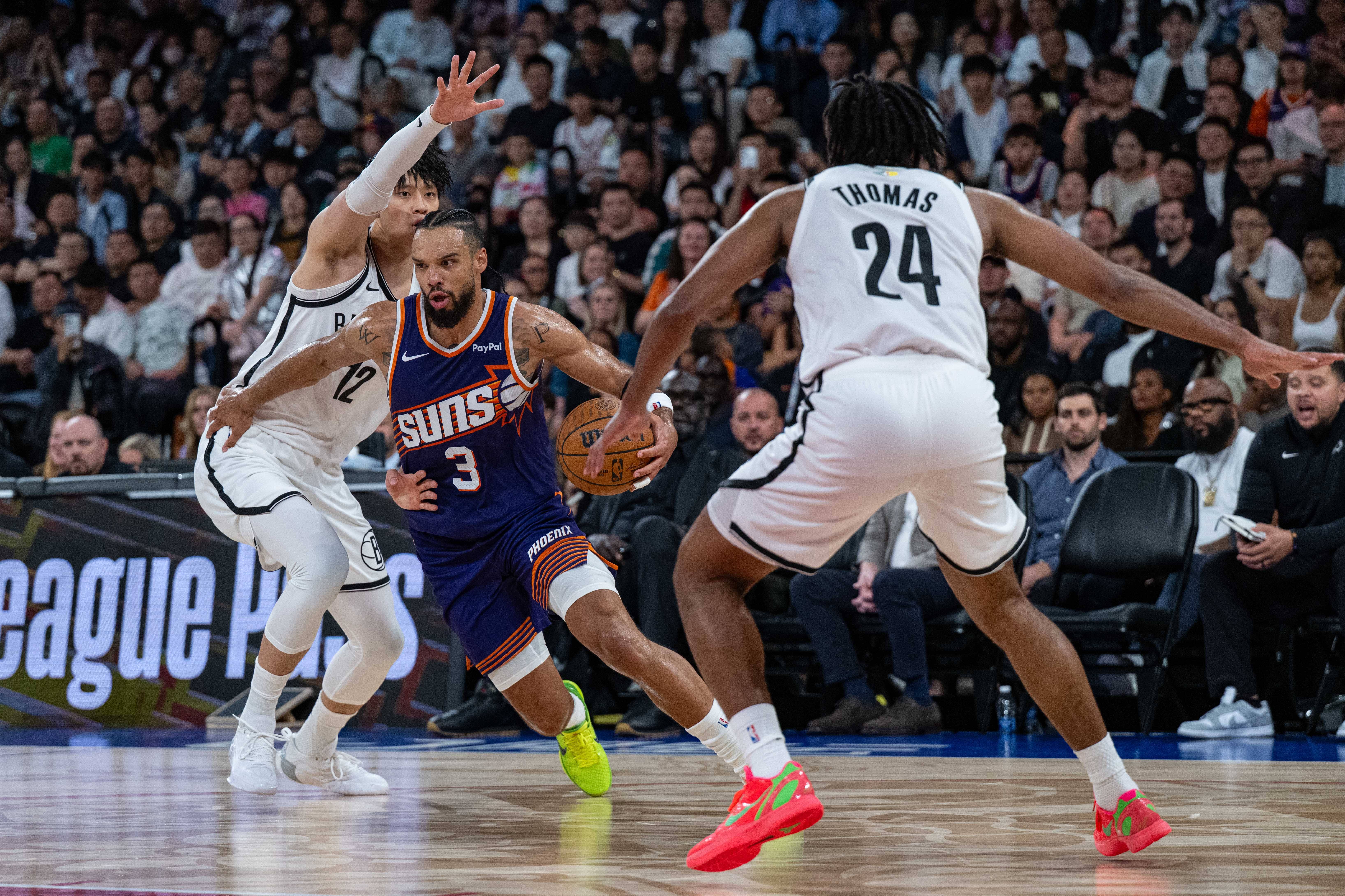 开云体育下载-清晨体能课后；菲尼克斯太阳豪取连胜备战NBA常规赛；气氛紧张；训练强度明显提升的简单介绍